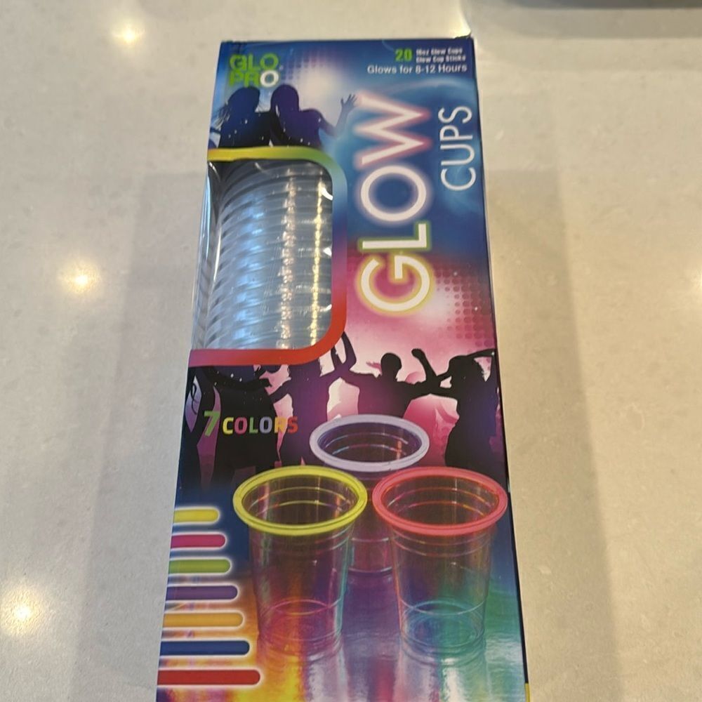 Glo pro glow cups 20, 16 oz cups with glow cup sticks for rims. Great for party.